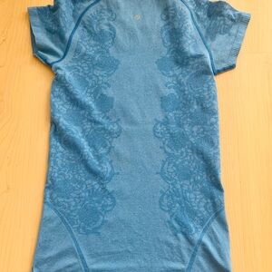 lululemon athletica Short Sleeve Tee in Teal Blue